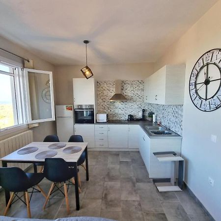 Labros Sea View Apartment Frinion Bagian luar foto