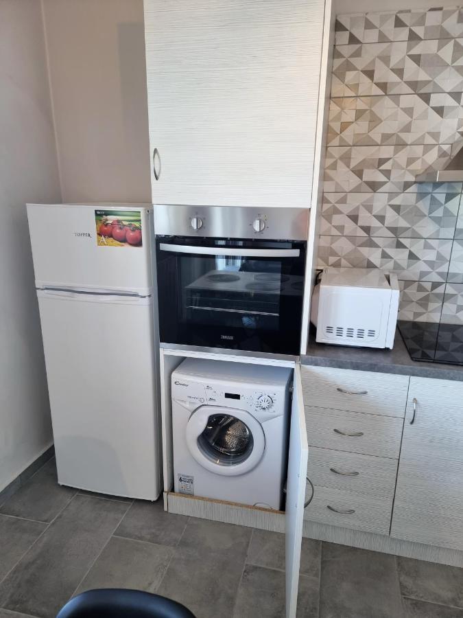 Labros Sea View Apartment Frinion Bagian luar foto